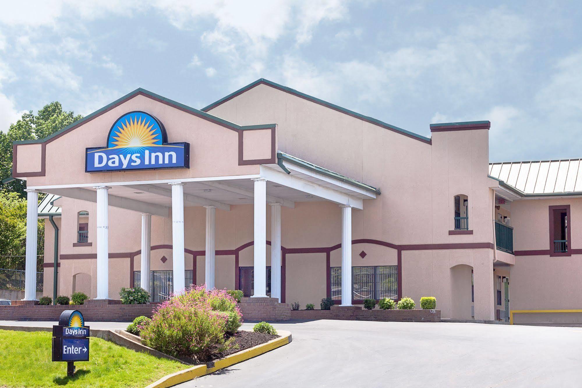 Days Inn By Wyndham Lexington Esterno foto